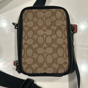 Stanton Crossbody In Signature Jacquard